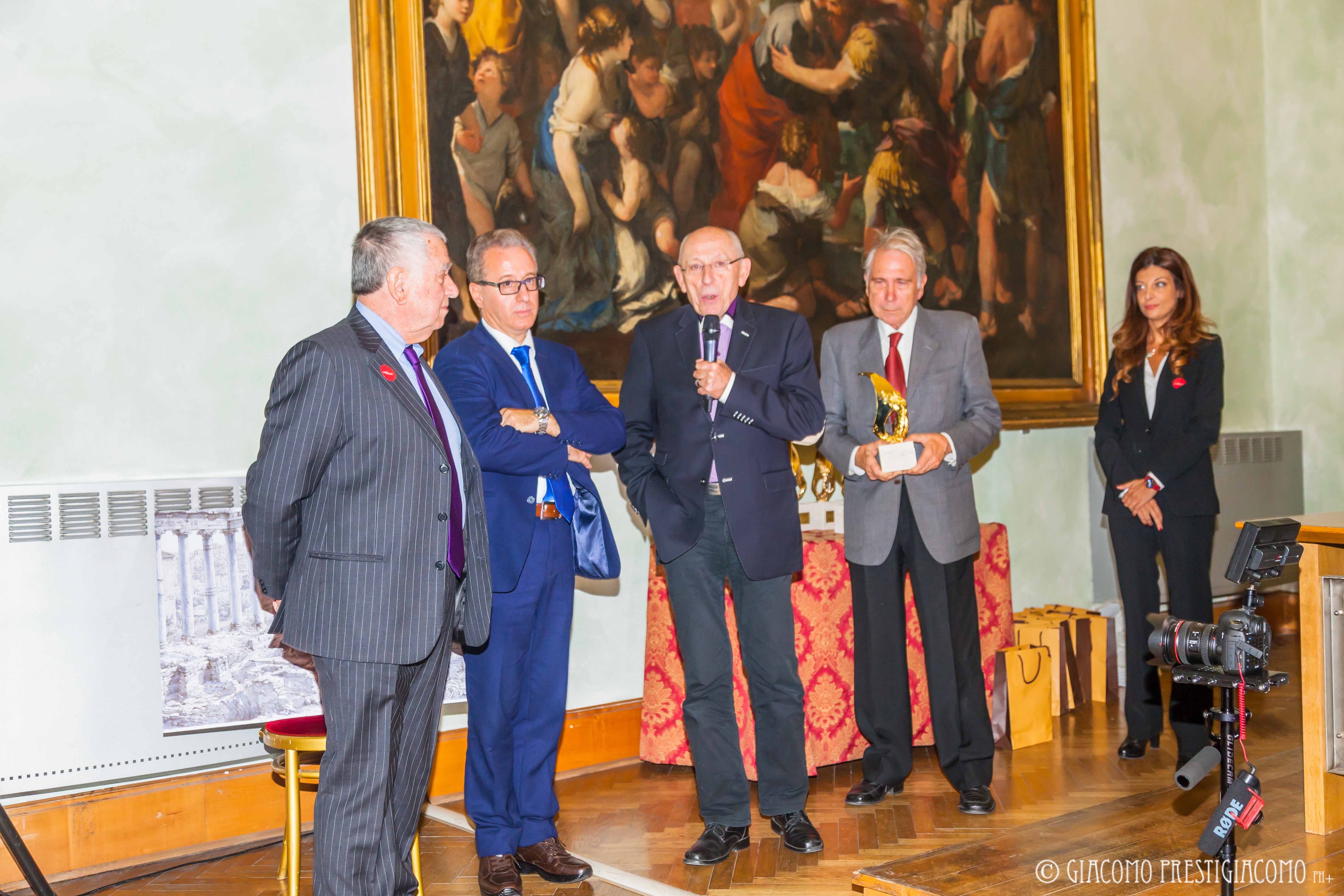 Il Premio Europeo Capo Circeo, arrivato alla sua XXXV edizione, consegnato  a personaggi di spicco del mondo della cultura e dell'arte.
